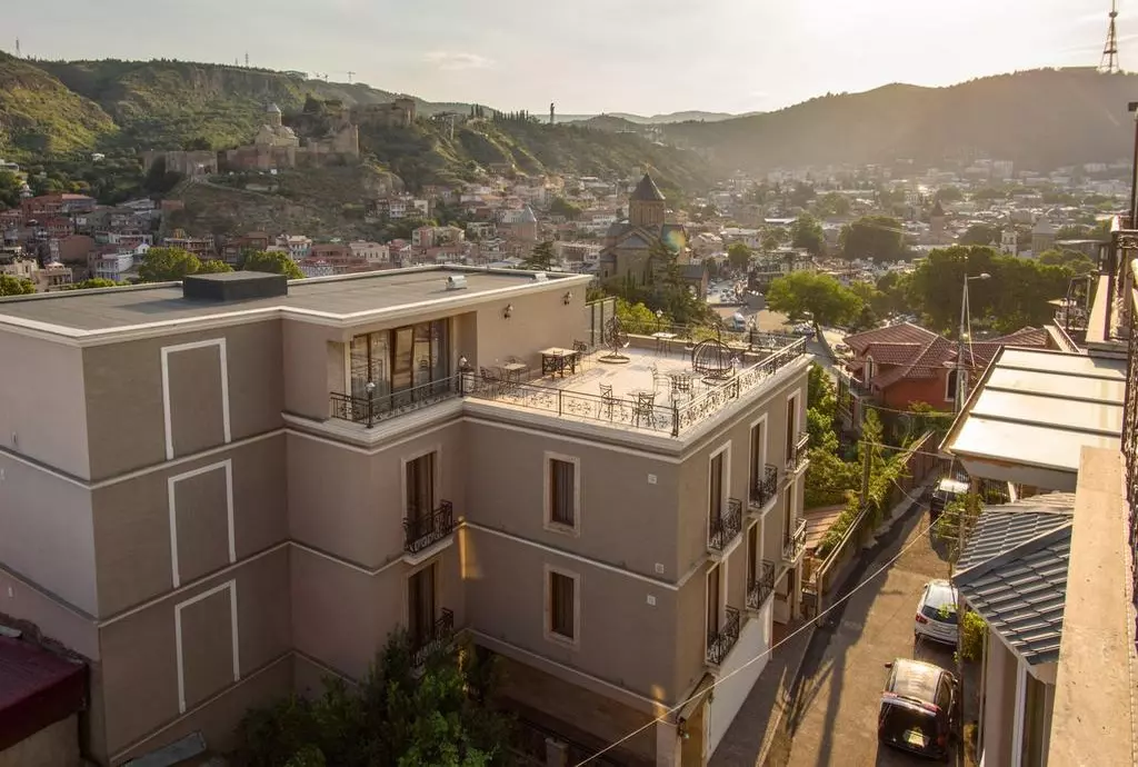 hotel kmm tbilisi_shabavizparvaz_01.jpg